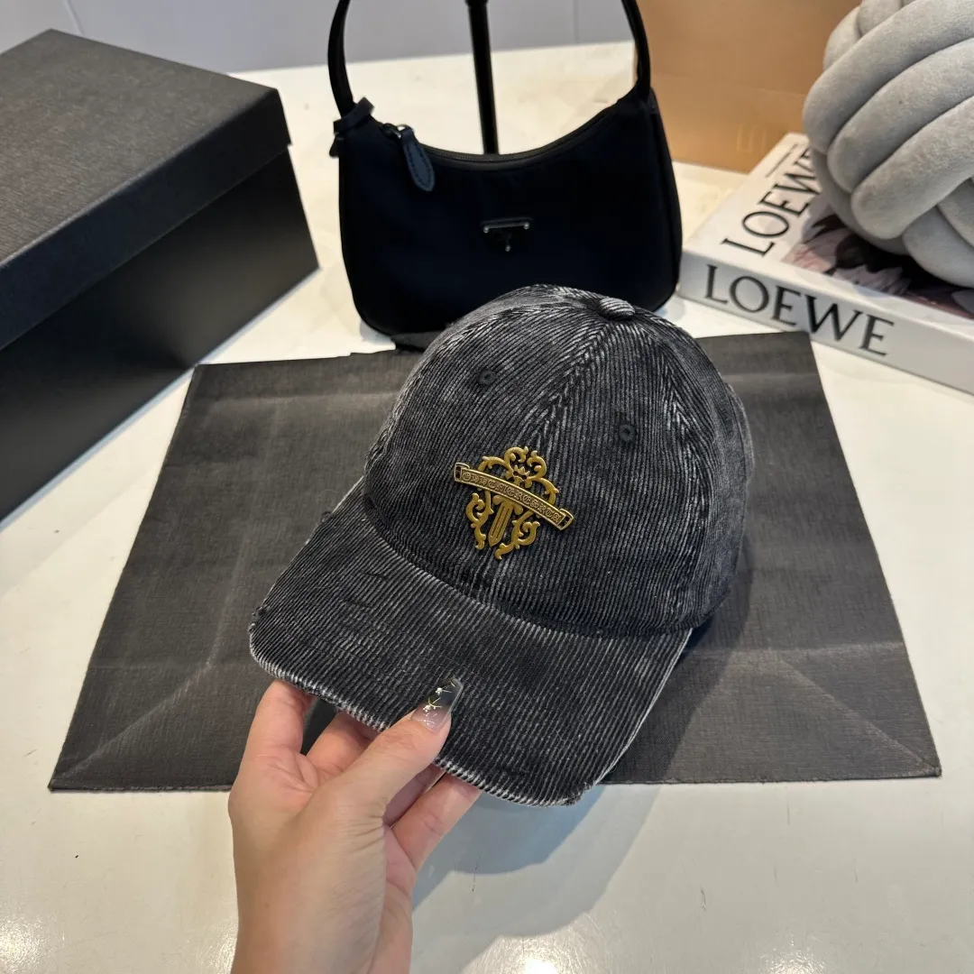 P50 Chrome Hearts 💓Early spring Korean style fashion retro distressed hole hat worn design versatile baseball cap peaked cap